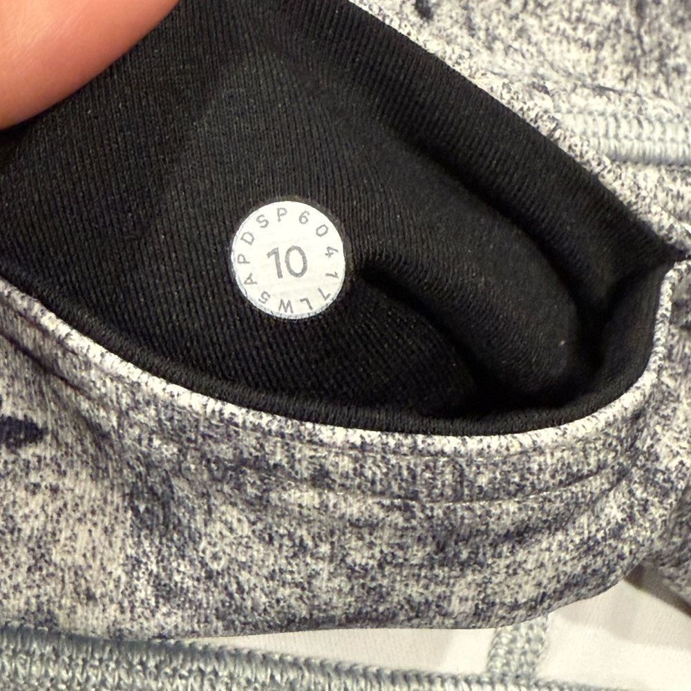 🤍Lululemon Wunder Under Low-Rise Tight *Full-On Luxtreme 28"🤍 - Picture 5 of 6